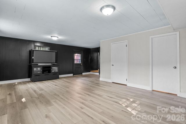 2210 19th Avenue SE, Hickory, NC 28602