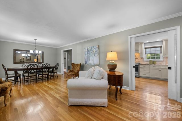 2210 19th Avenue SE, Hickory, NC 28602