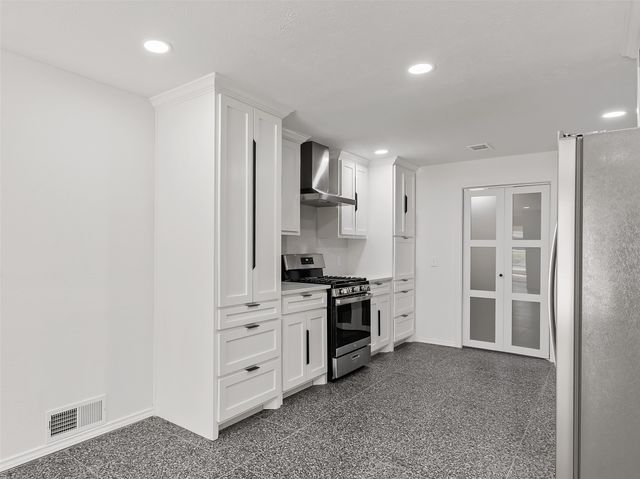 7605 Meadow Oaks Drive, Dallas, TX 75230