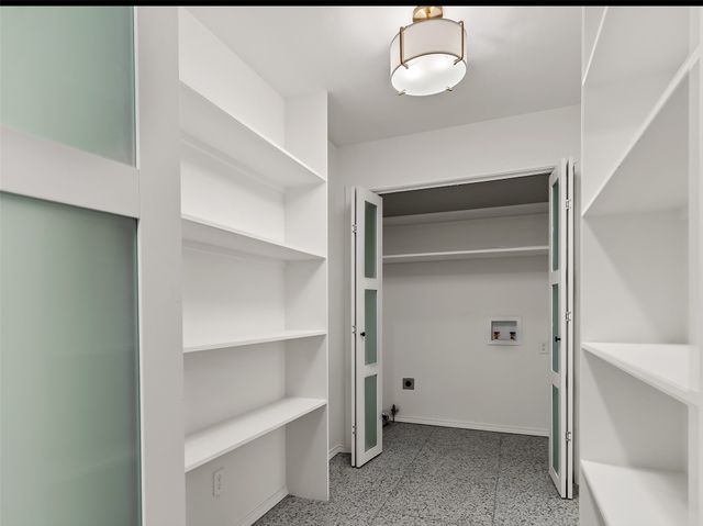 7605 Meadow Oaks Drive, Dallas, TX 75230