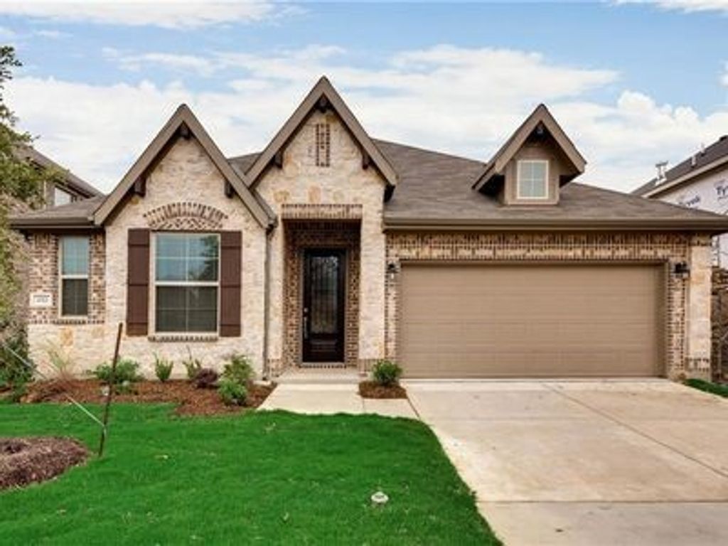 1012 Mist Flower Drive, Little Elm, TX 75068