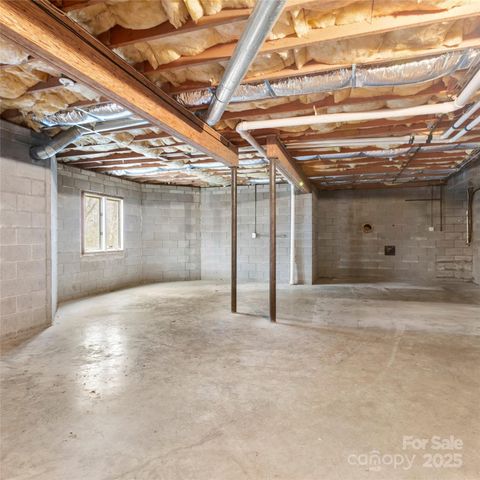 2 Sun Up Lane, Candler, NC 28715