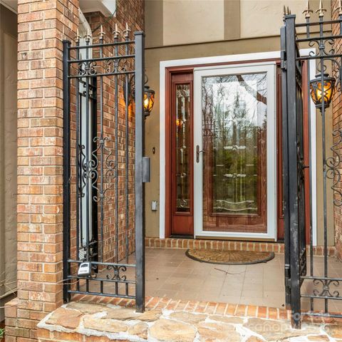 2 Sun Up Lane, Candler, NC 28715