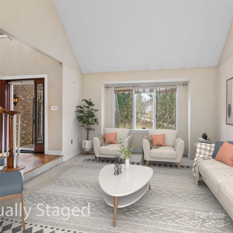 2 Sun Up Lane, Candler, NC 28715