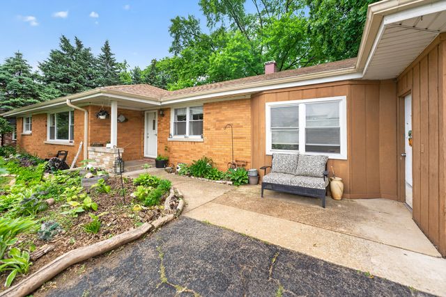 7307 W College Drive, Palos Heights, IL 60463