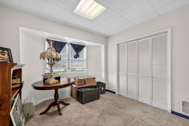 7307 W College Drive, Palos Heights, IL 60463