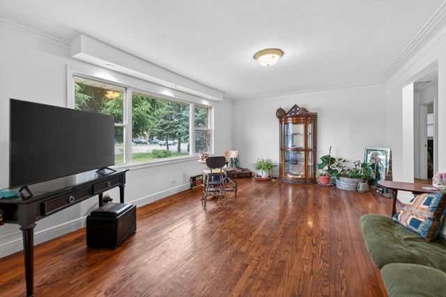 7307 W College Drive, Palos Heights, IL 60463