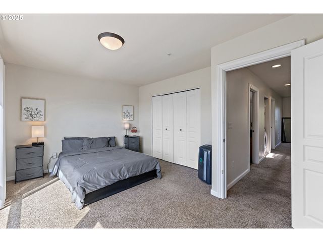 17040 Sw WHITLEY Way 201, Beaverton, OR 97006