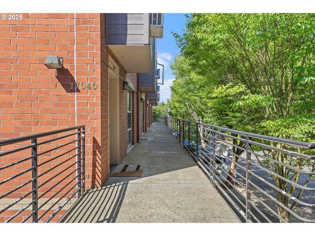 17040 Sw WHITLEY Way 201, Beaverton, OR 97006