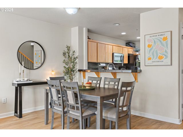 17040 Sw WHITLEY Way 201, Beaverton, OR 97006