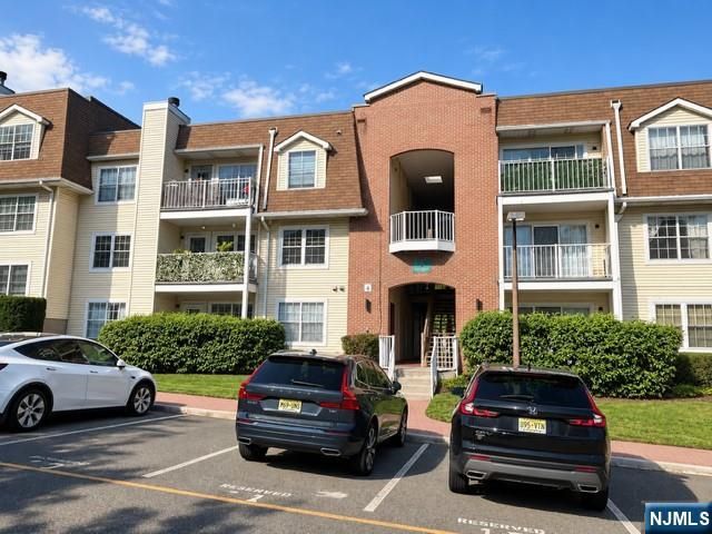 100 Crown Court 461, Edgewater, NJ 07020