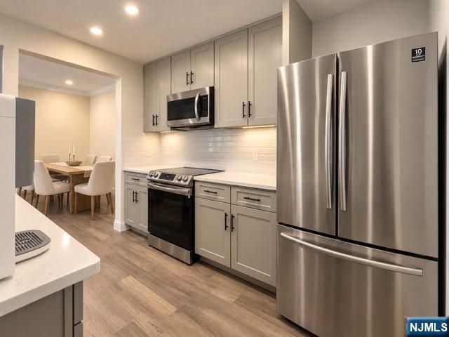 100 Crown Court 461, Edgewater, NJ 07020