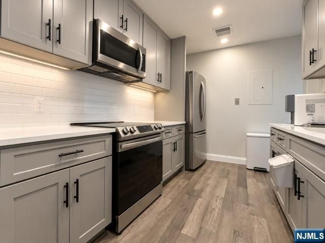 100 Crown Court 461, Edgewater, NJ 07020