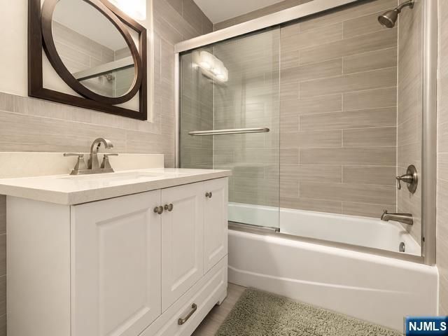 100 Crown Court 461, Edgewater, NJ 07020