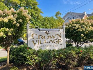 100 Crown Court 461, Edgewater, NJ 07020