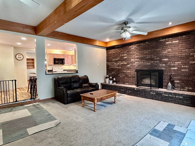 37 W Chestnut Street, Petersburg, MI 49270