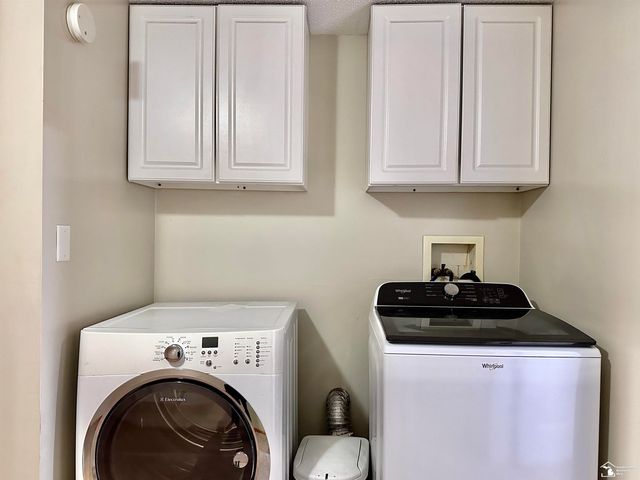 37 W Chestnut Street, Petersburg, MI 49270