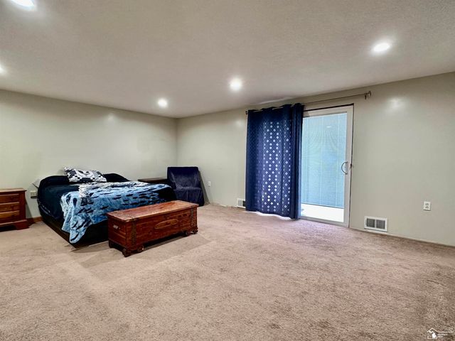 37 W Chestnut Street, Petersburg, MI 49270