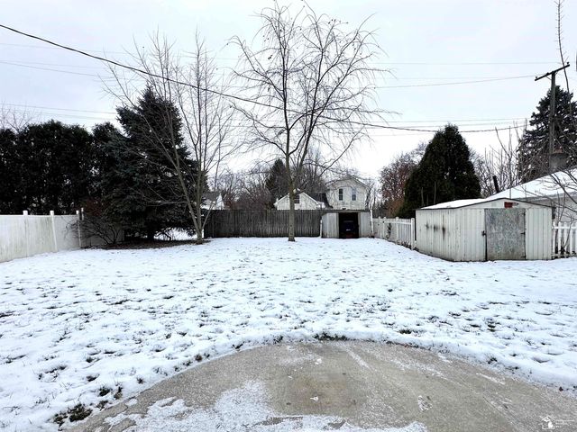 37 W Chestnut Street, Petersburg, MI 49270