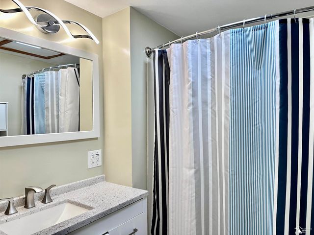 37 W Chestnut Street, Petersburg, MI 49270