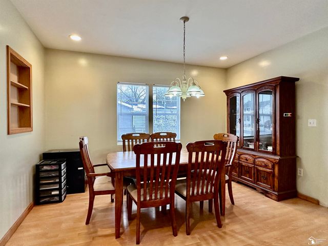 37 W Chestnut Street, Petersburg, MI 49270