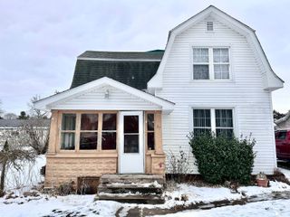 37 W Chestnut Street, Petersburg, MI 49270