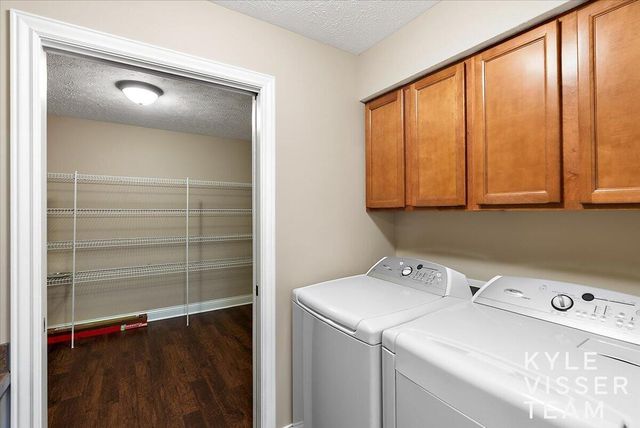 892 Bridge Crest Drive, Ada, MI 49301