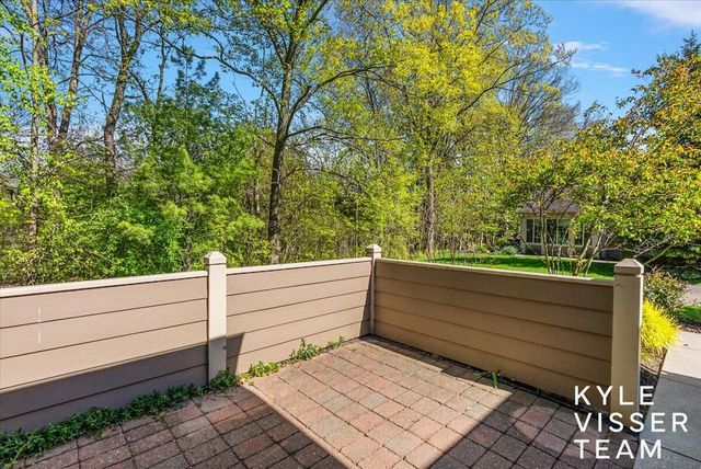 892 Bridge Crest Drive, Ada, MI 49301