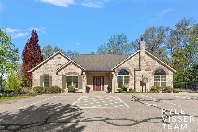 892 Bridge Crest Drive, Ada, MI 49301