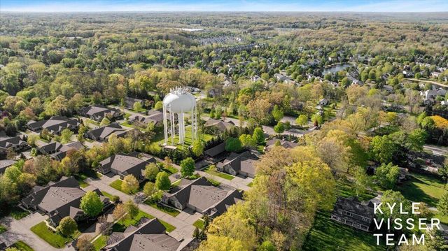 892 Bridge Crest Drive, Ada, MI 49301