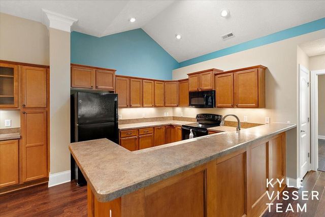 892 Bridge Crest Drive, Ada, MI 49301