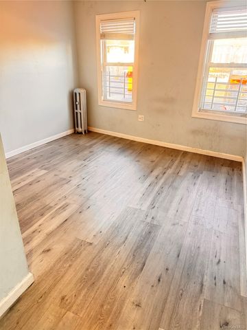 218-13 Jamaica Ave 2FL, Queens Village, NY 11428