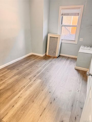 218-13 Jamaica Ave 2FL, Queens Village, NY 11428