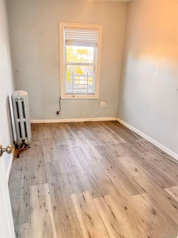 218-13 Jamaica Ave 2FL, Queens Village, NY 11428