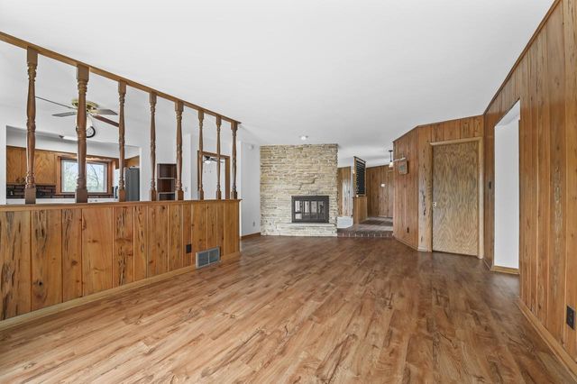 N60W15671 Hawthorne DRIVE, Menomonee Falls, WI 53051