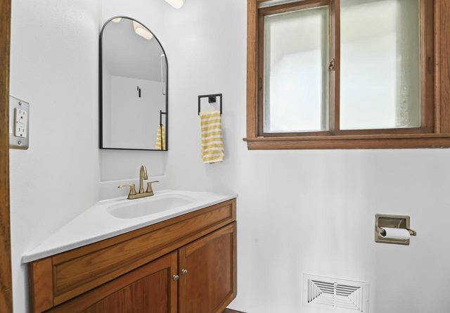 N60W15671 Hawthorne DRIVE, Menomonee Falls, WI 53051