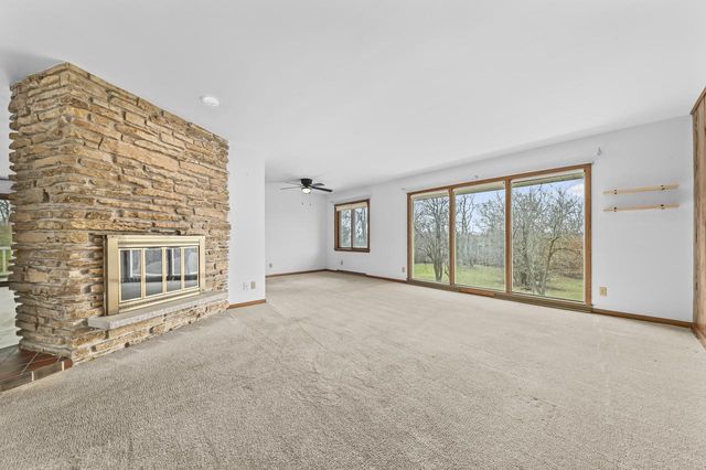 N60W15671 Hawthorne DRIVE, Menomonee Falls, WI 53051