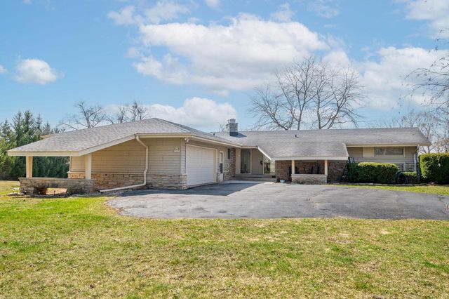 N60W15671 Hawthorne DRIVE, Menomonee Falls, WI 53051