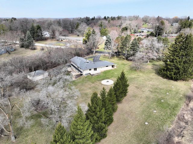 N60W15671 Hawthorne DRIVE, Menomonee Falls, WI 53051