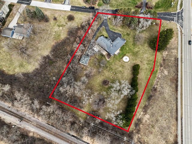 N60W15671 Hawthorne DRIVE, Menomonee Falls, WI 53051