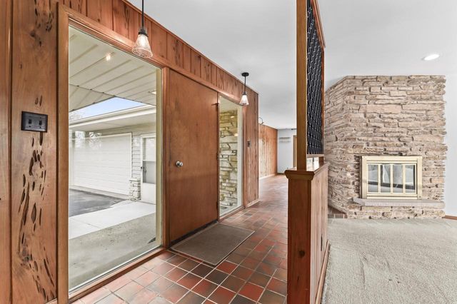 N60W15671 Hawthorne DRIVE, Menomonee Falls, WI 53051