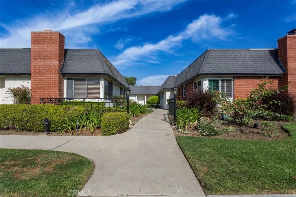 1331 Victoria Drive 18, Fullerton, CA 92831