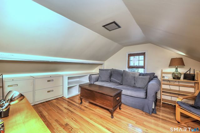 84 Park Avenue, Hamden, CT 06517