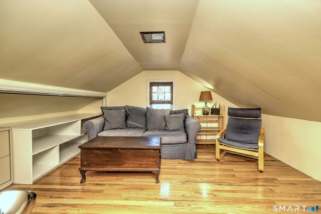 84 Park Avenue, Hamden, CT 06517