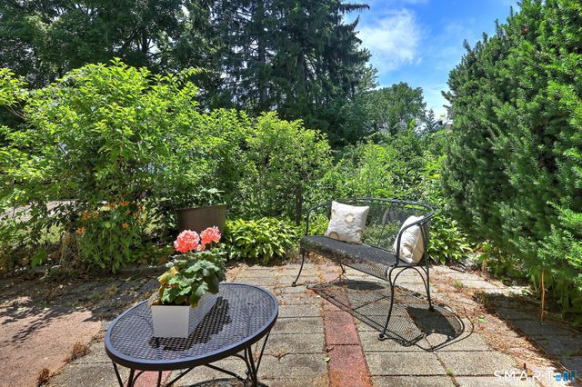 84 Park Avenue, Hamden, CT 06517