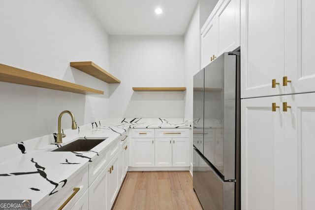 24 Rocking Wood Drive, Auburn, GA 30011