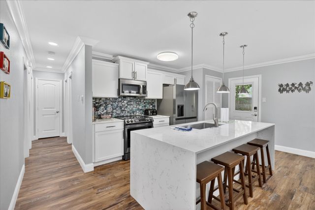 1004 Woodbrook Street, Arlington, TX 76011