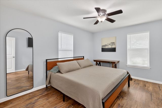 1004 Woodbrook Street, Arlington, TX 76011