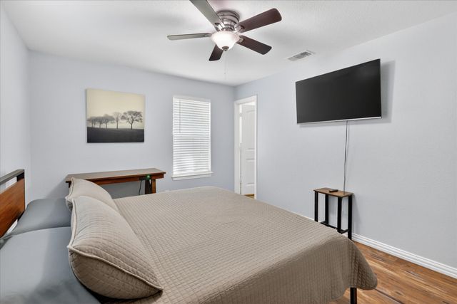 1004 Woodbrook Street, Arlington, TX 76011