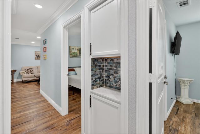 1004 Woodbrook Street, Arlington, TX 76011